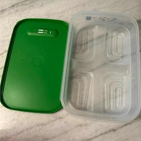 NWOT Tupperware Fridgesmart Container - Picture 3 of 6